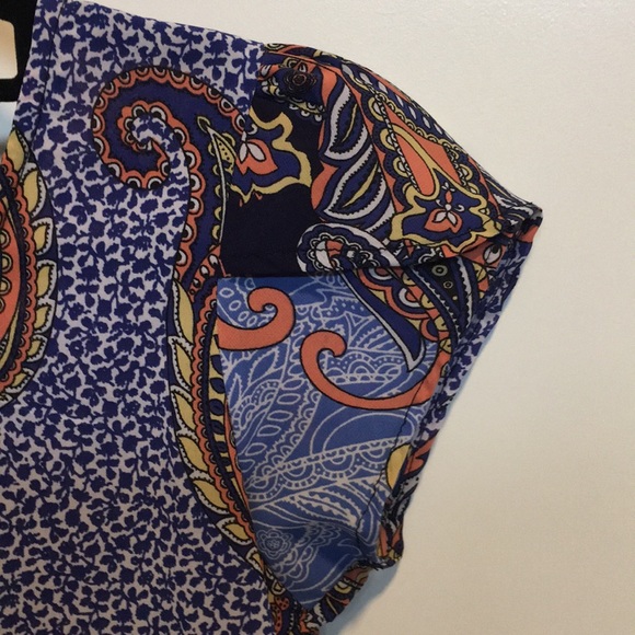 Abstract Pattern Blouse - Picture 4 of 4